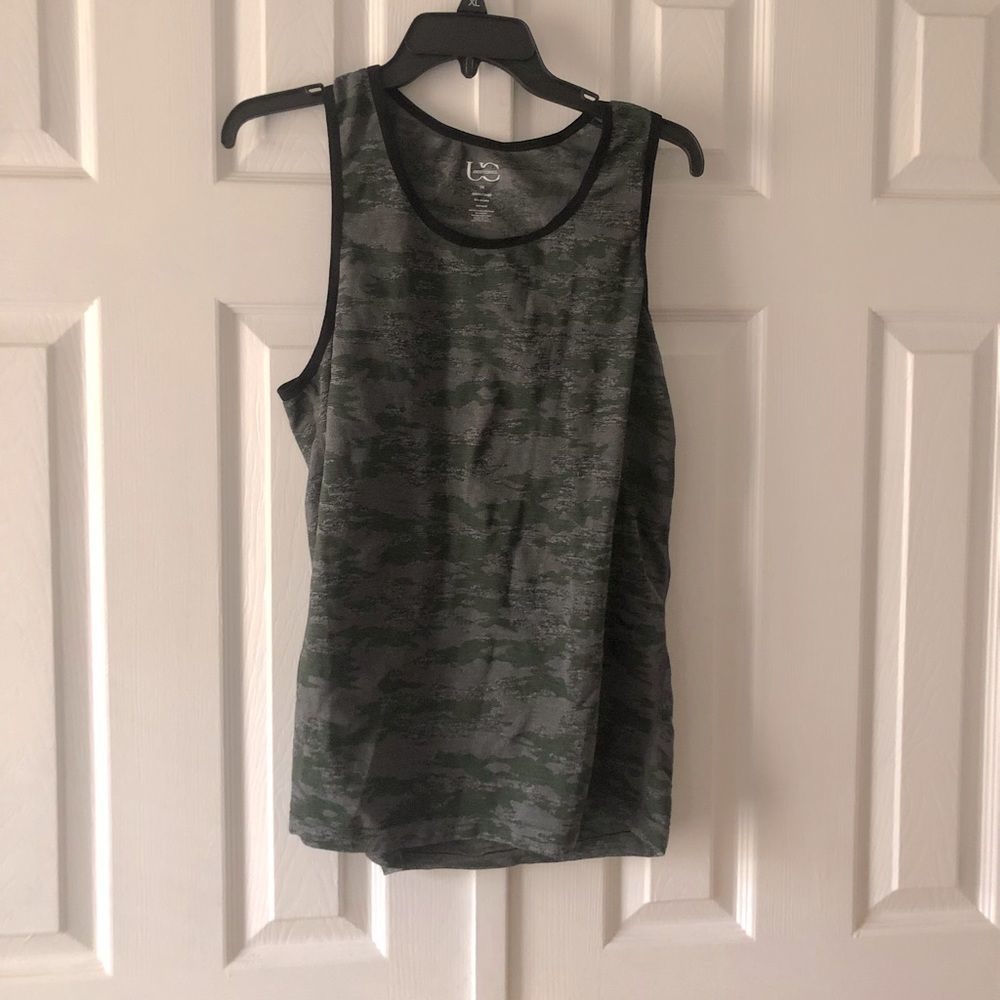Under Control green & grey camo athletic tank top size 1X